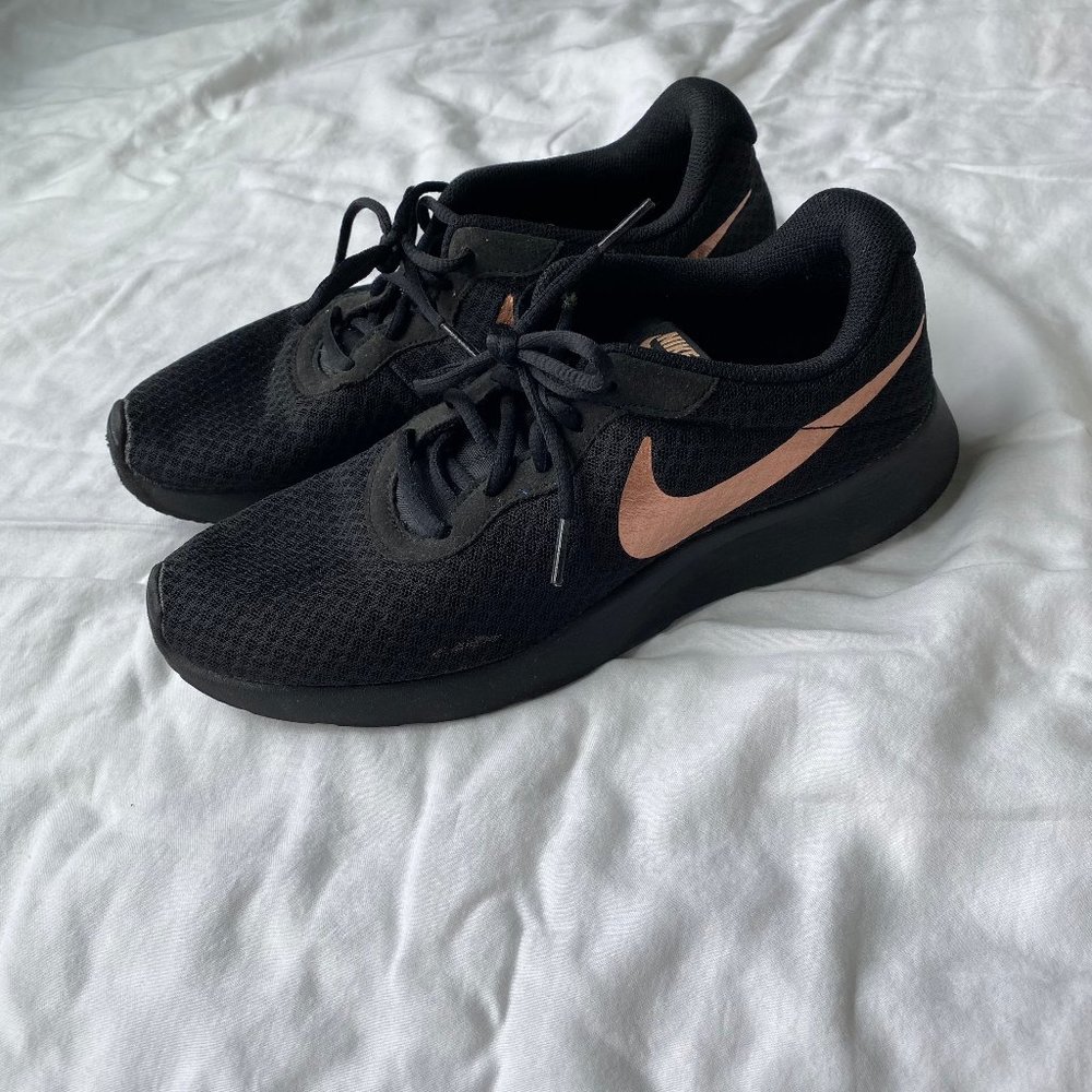 NIKE Free Run Athletic Shoes Women's Size 10
